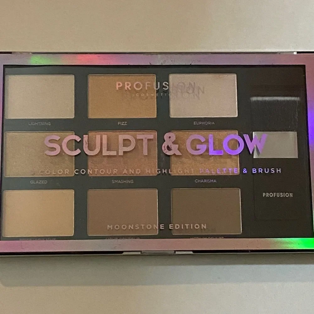 Profusion Cosmetics Sculp & Glow Palette with Brush